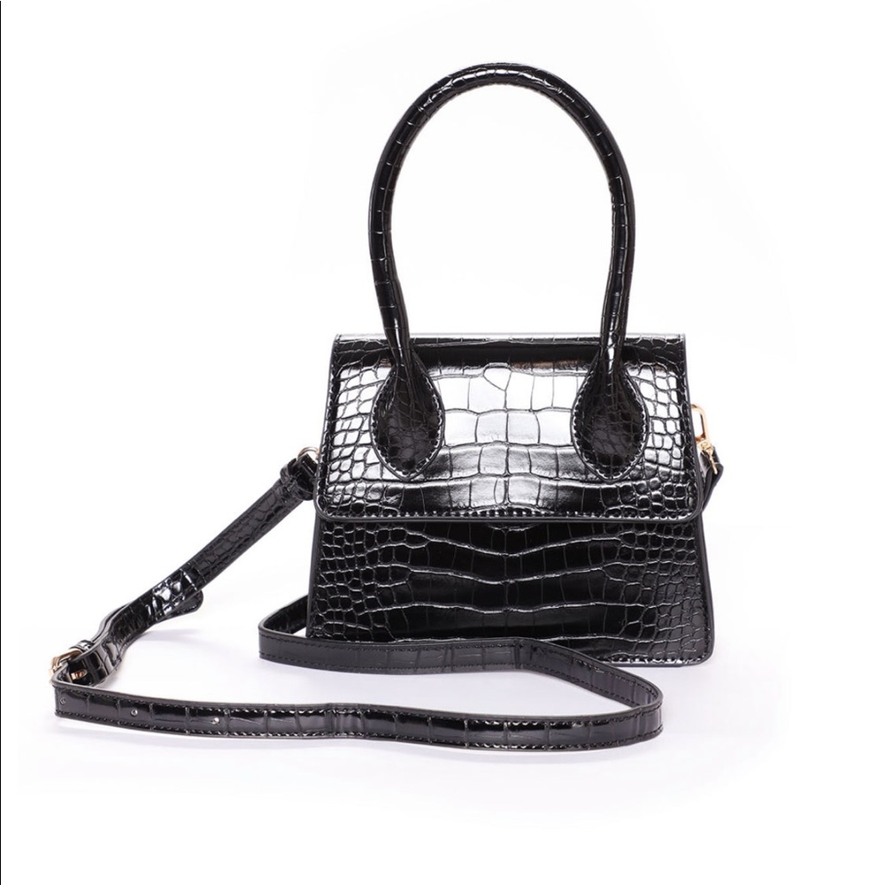 Fashion Nova crossbody bag